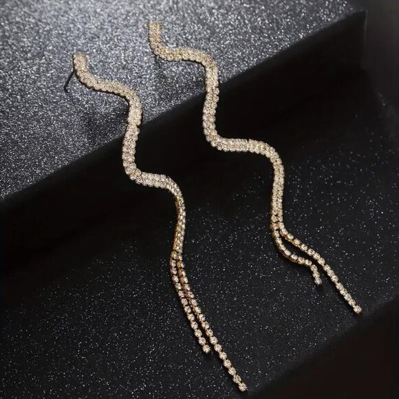 Unbranded Jewelry - NEW Gold Spiral Dangle Drop Earrings – Trendy Statement Jewelry for Women